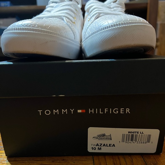 Tommy Hilfiger women’s size 10 lightly worn - Picture 4 of 7